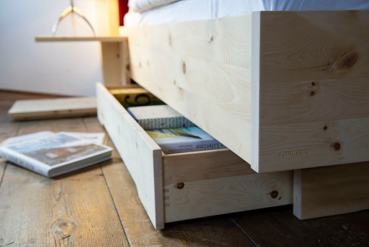 Zirbenbett "Tiroler Zirbe" Nachttisch